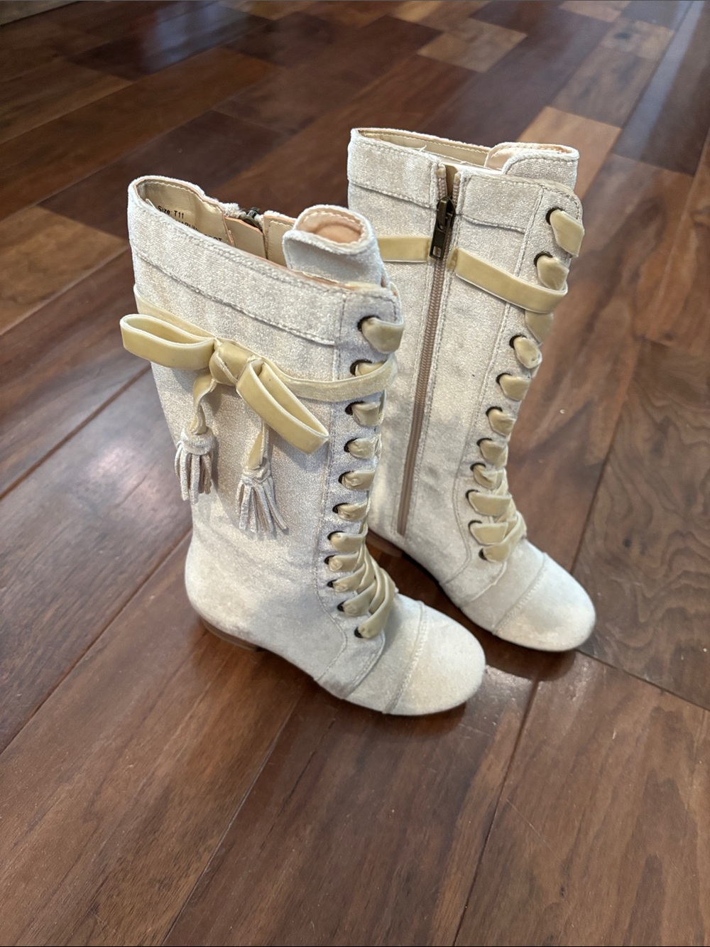 Joyfolie Little girls Cream Lace-Up Mid-Calf Boots with Bow Accent brand new